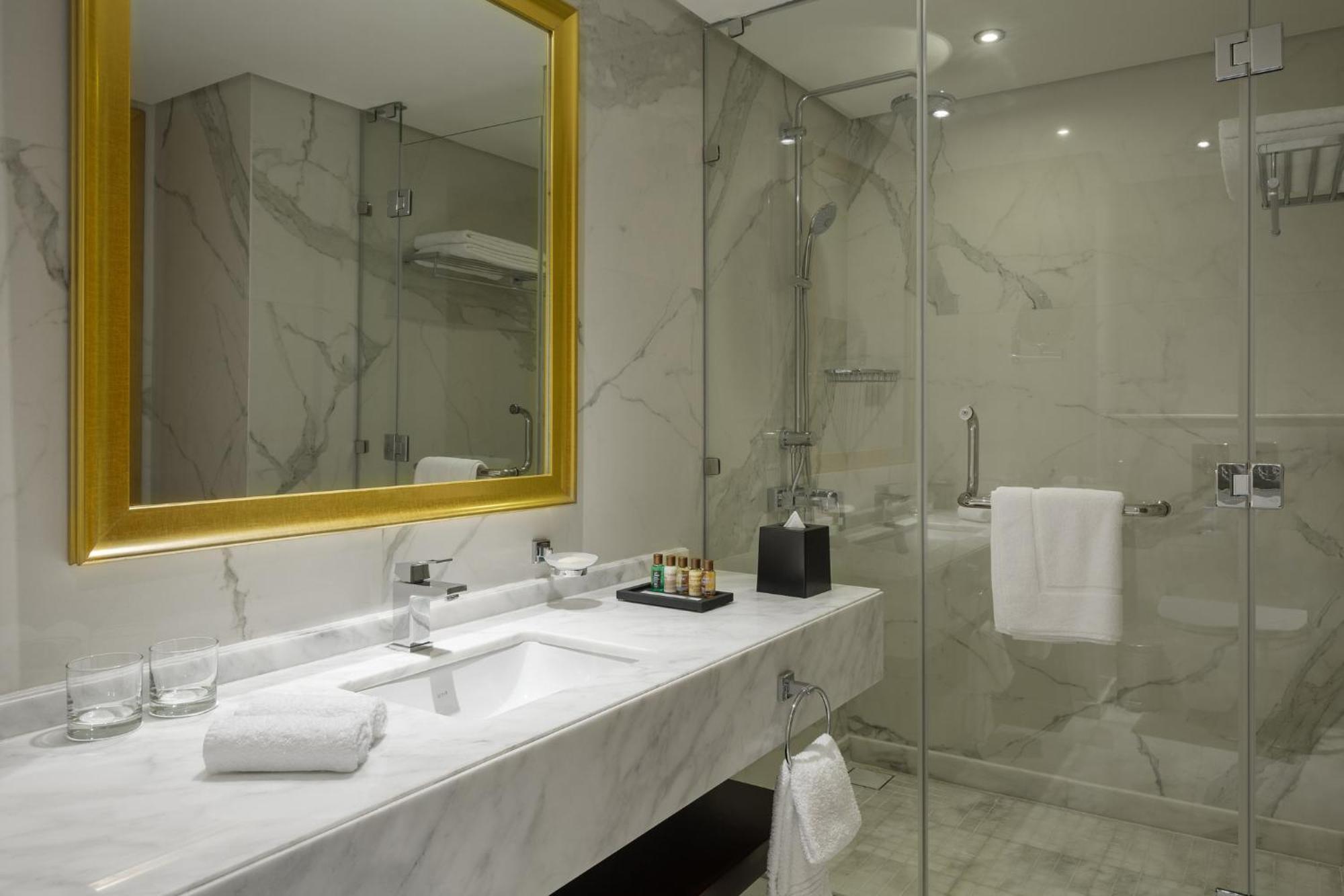 Sheraton Makkah Jabal Al Kaaba Hotel Mekka Exteriér fotografie Bathroom