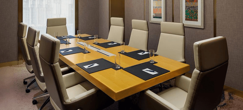 Sheraton Makkah Jabal Al Kaaba Hotel Mekka Exteriér fotografie A boardroom table